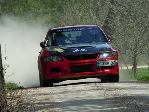 216226_2001985773213_1350645869_2395183_4023657_n